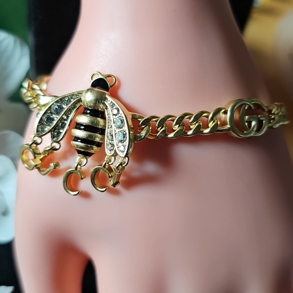 Gold and Black Bee Bracelet - Picture 2 of 3